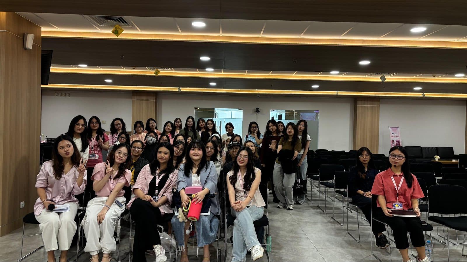 Seminar Beauty IMCB 2025: Marketing That Glows: Inside the Youth-Centric Brand